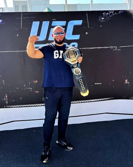 SEM Travel direktori UFC chempion kamari bilan, Abu Dhabi fan-zonasi